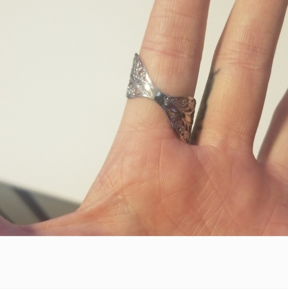 Leaf Ring: Size 9 - Picture 4 of 4